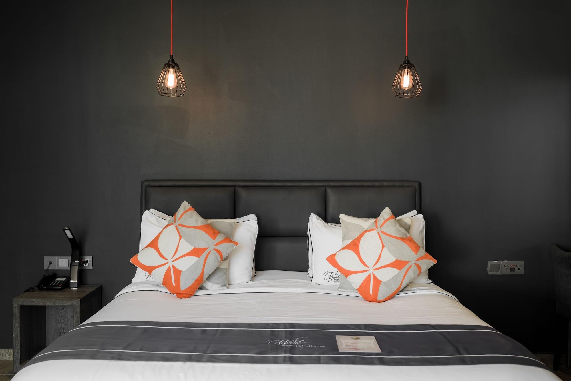 White Boutique Hotel And Residences Sihanoukville Exteriör bild