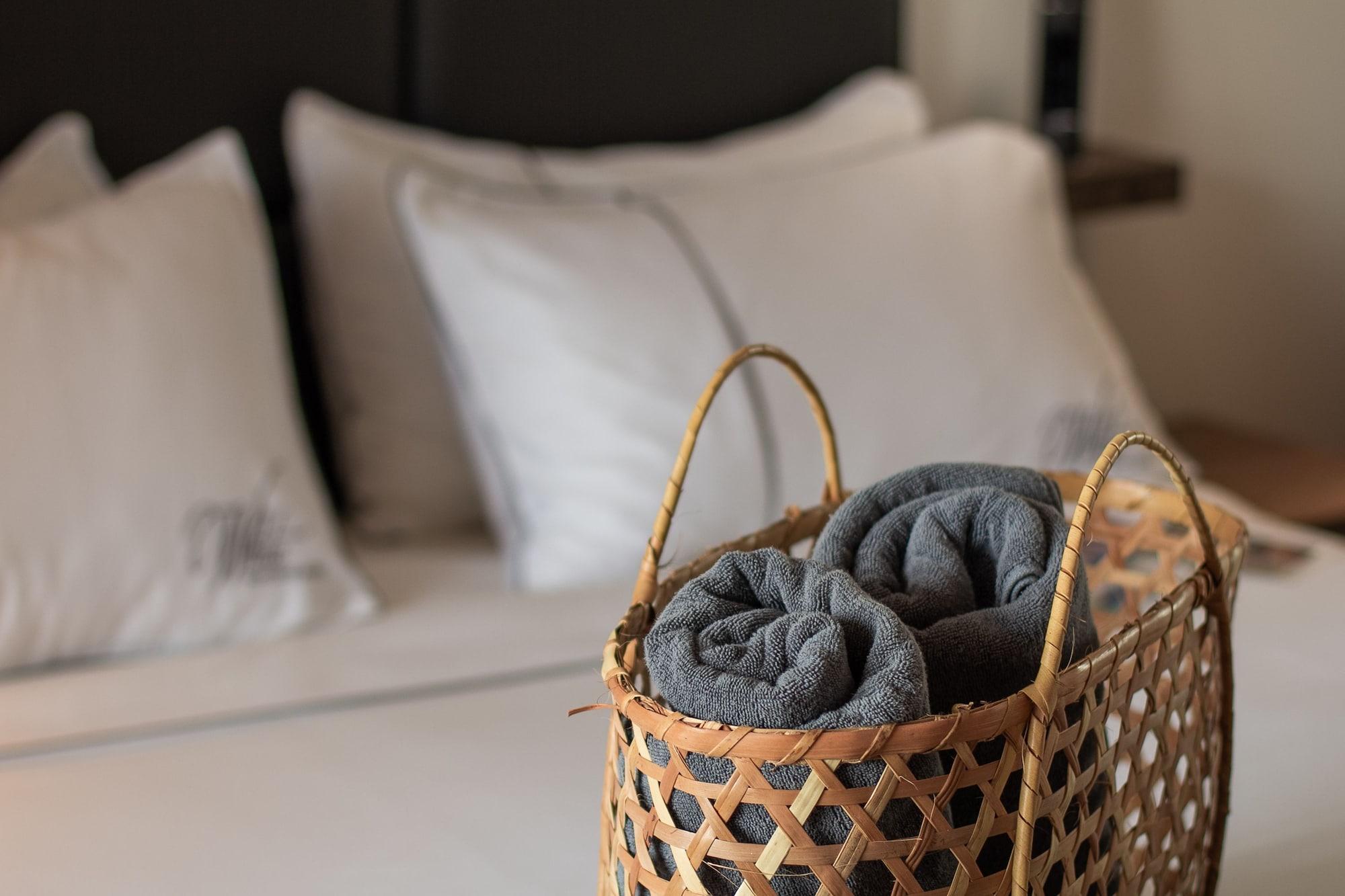 White Boutique Hotel And Residences Sihanoukville Exteriör bild