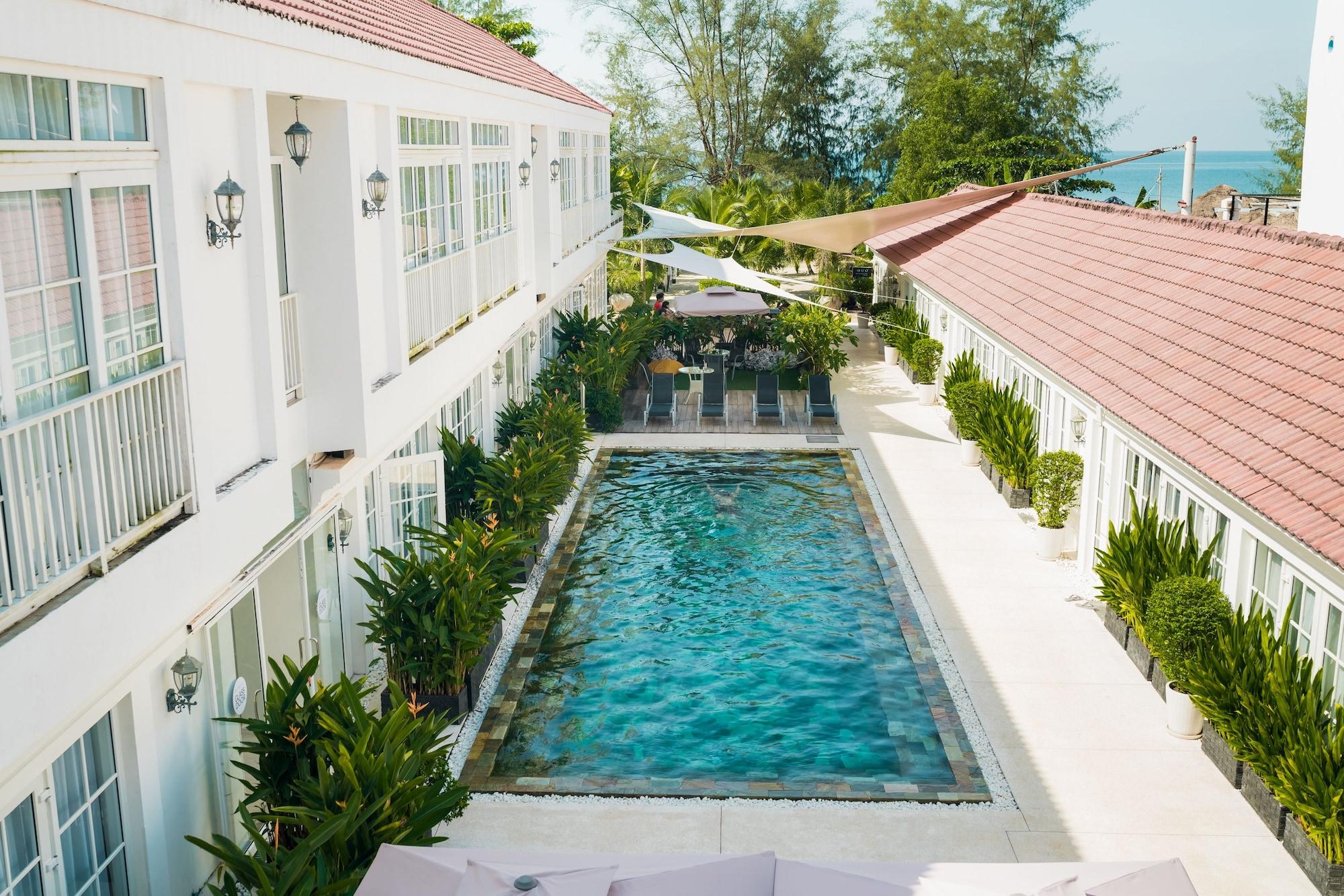 White Boutique Hotel And Residences Sihanoukville Exteriör bild