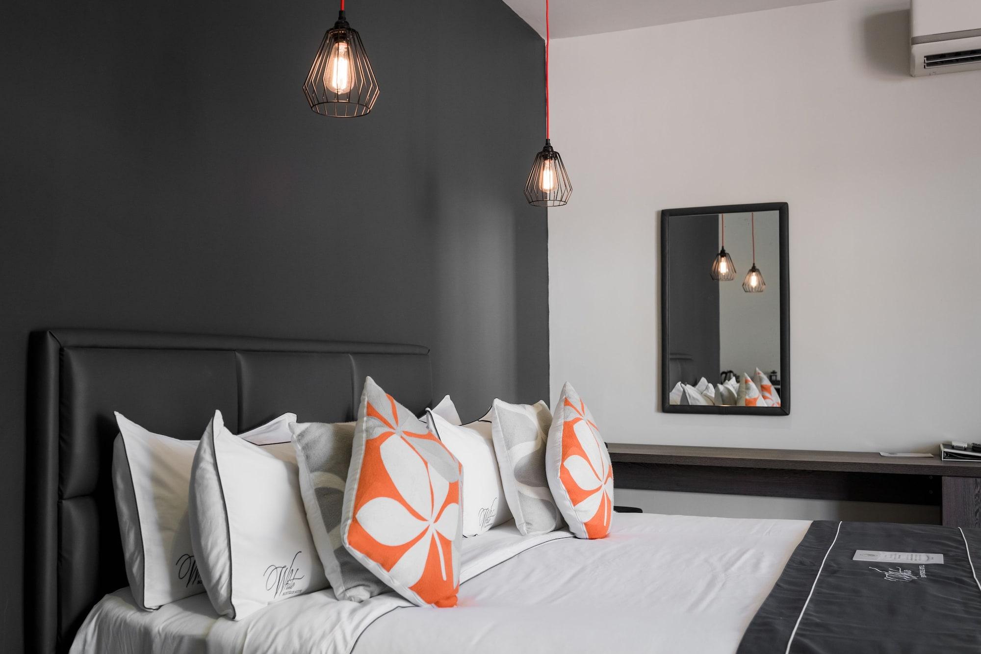 White Boutique Hotel And Residences Sihanoukville Exteriör bild