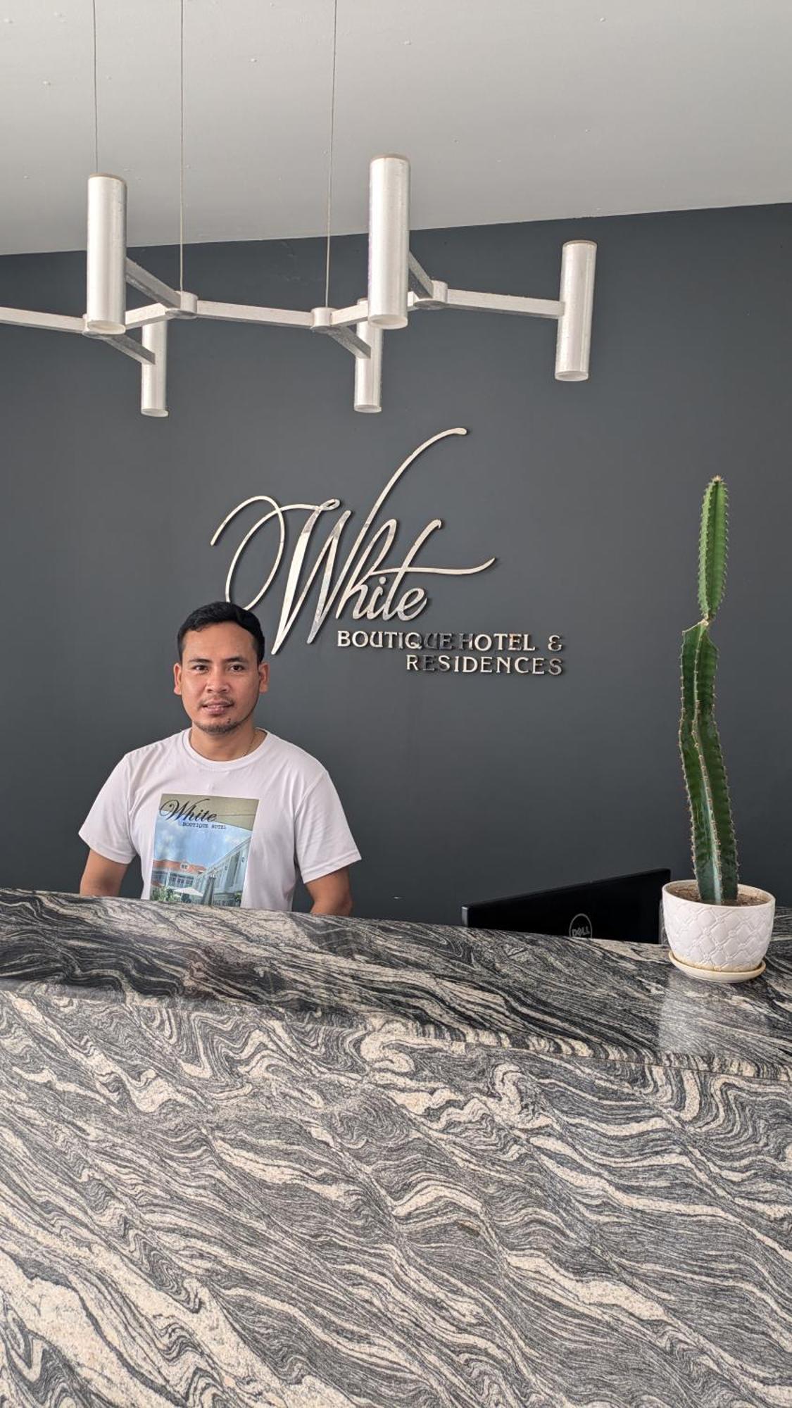 White Boutique Hotel And Residences Sihanoukville Exteriör bild