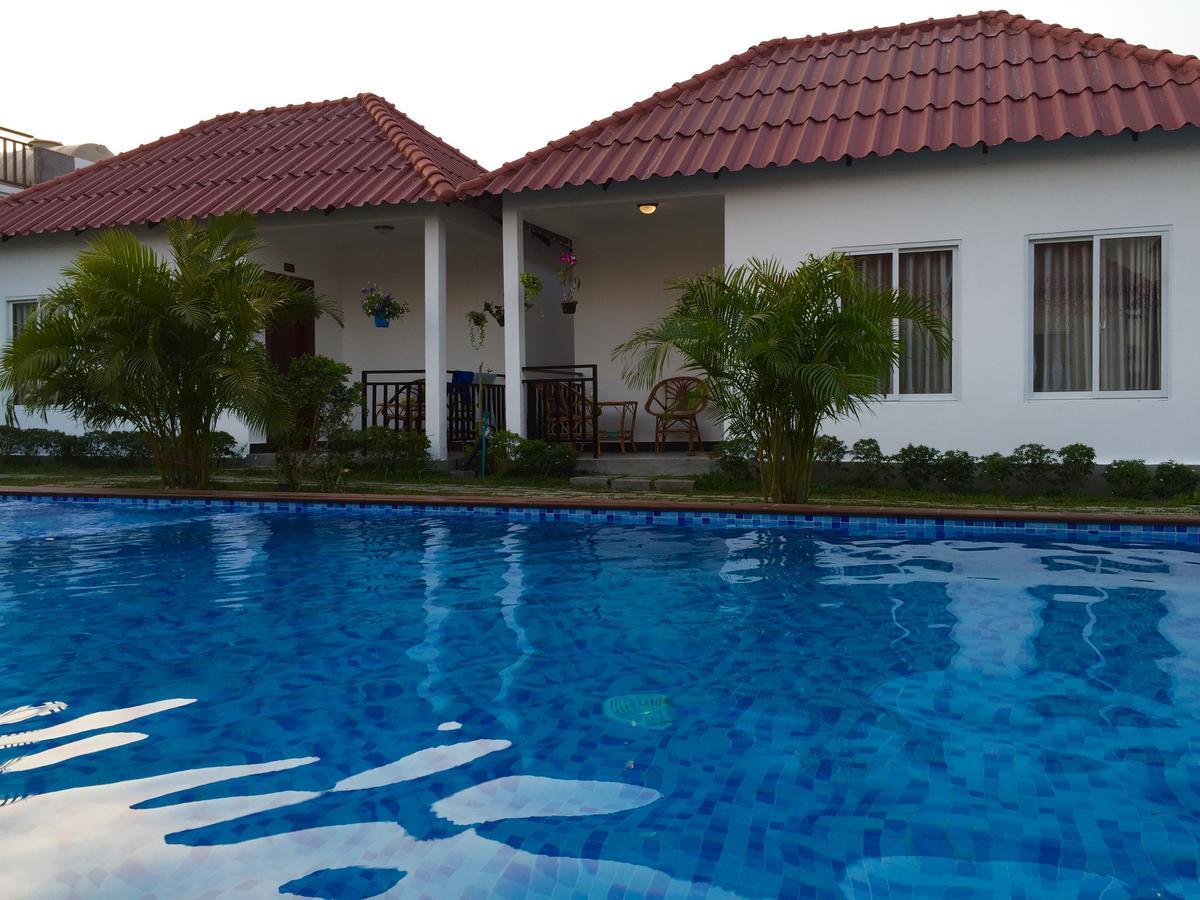 White Boutique Hotel And Residences Sihanoukville Exteriör bild