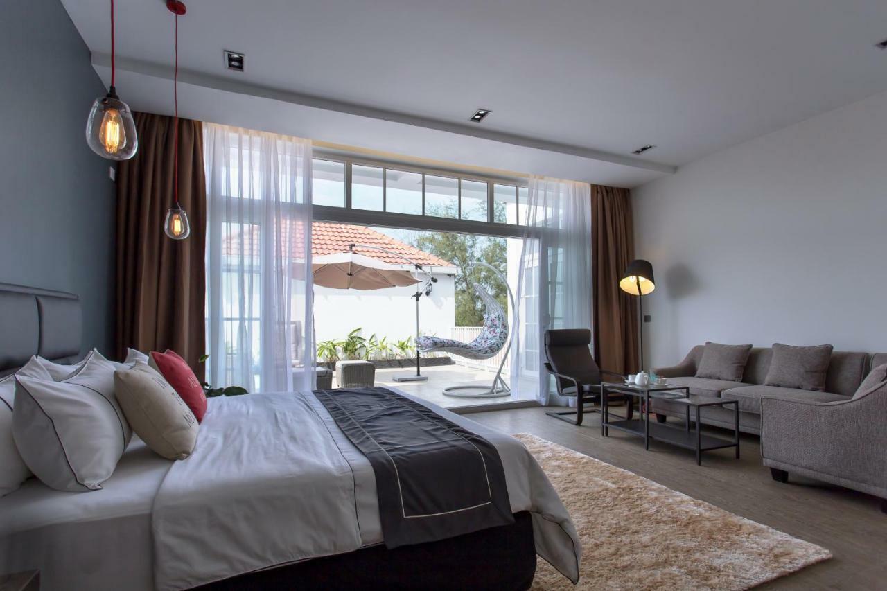 White Boutique Hotel And Residences Sihanoukville Exteriör bild