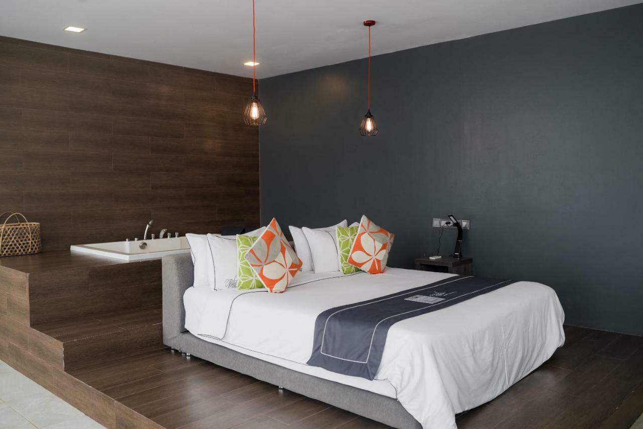 White Boutique Hotel And Residences Sihanoukville Exteriör bild